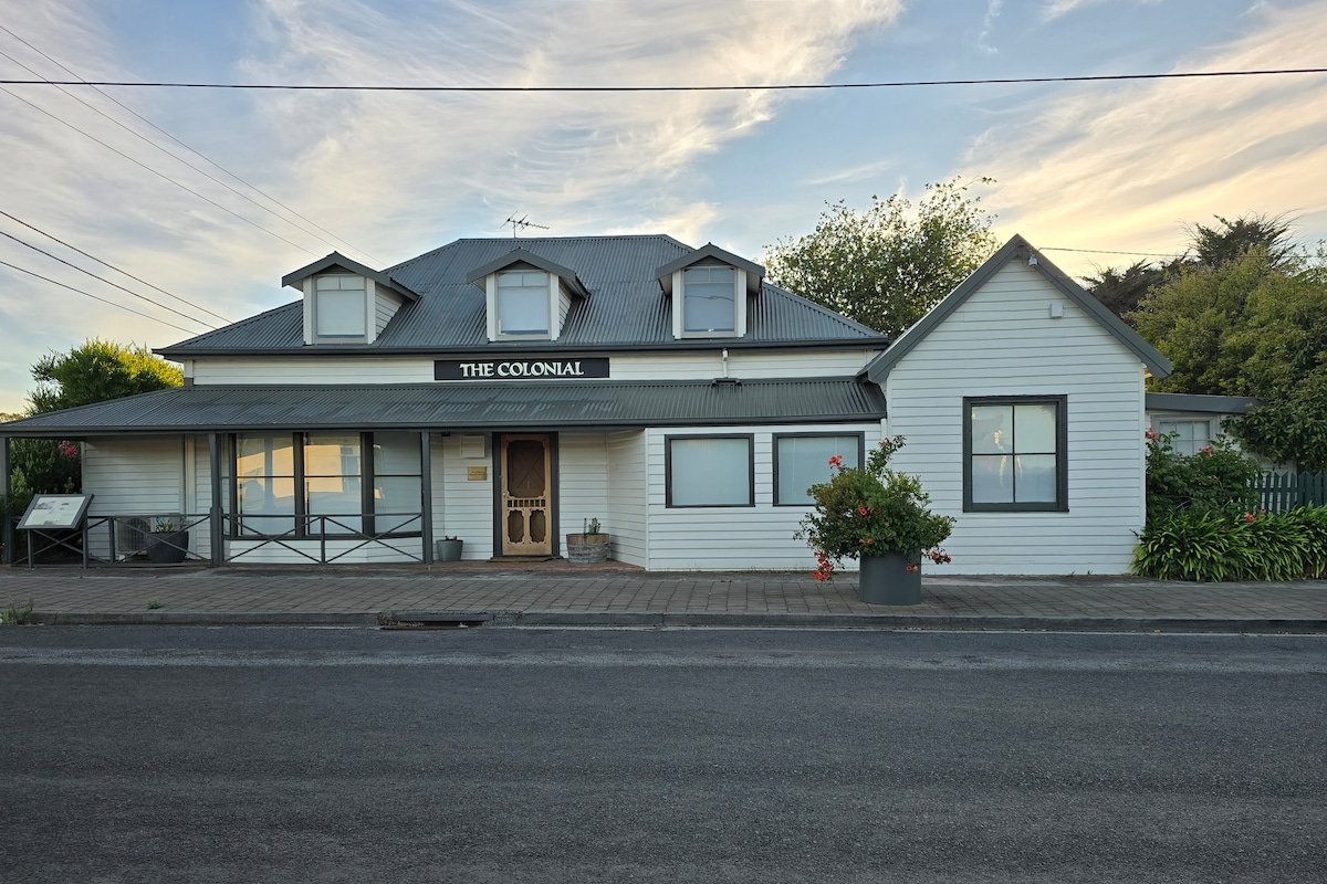 The Colonial – Whole Home gallery image 2