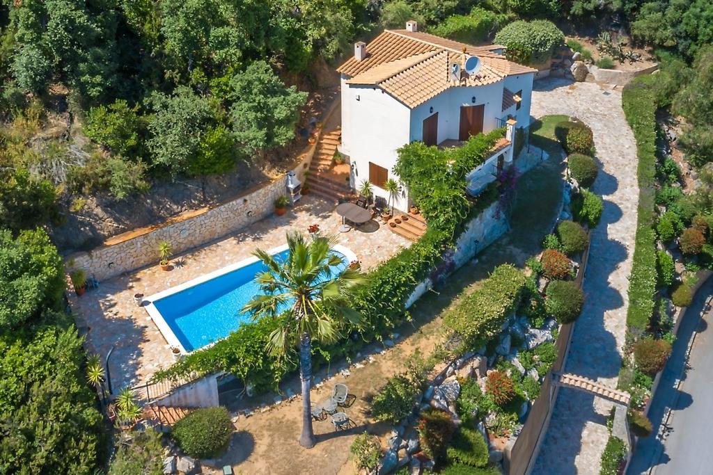 Privé villa met zwembad en fantastisch uitzicht