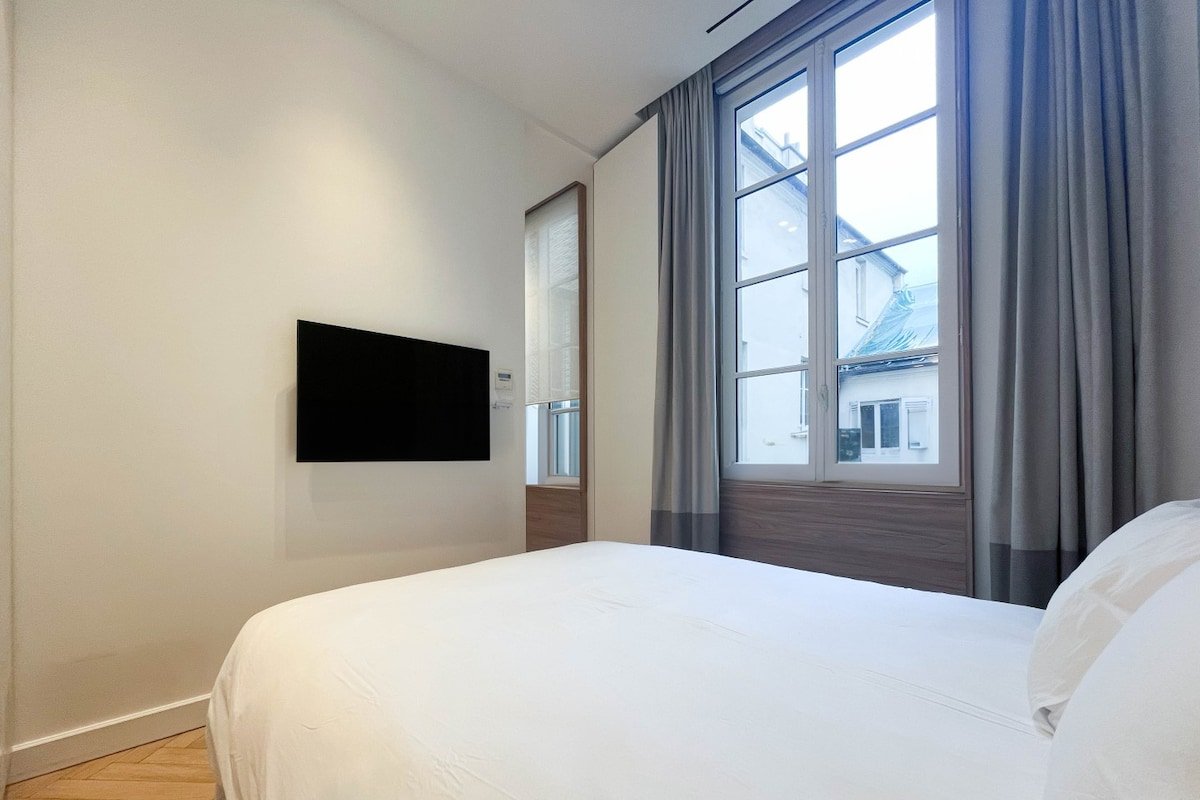 Chic 2-Bedroom Haven gallery image 3