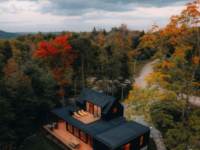 Bläk Kabin | Ski Tremblant, Sauna, Hot Tub & Yoga