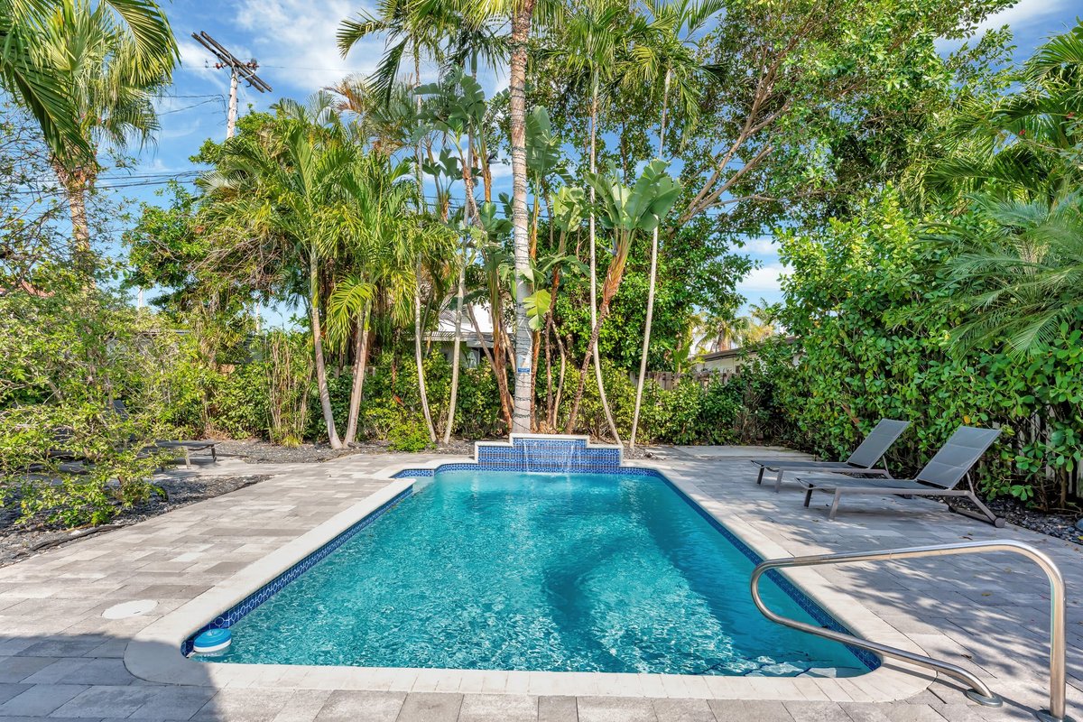 Daddy house-Victoria park with pool