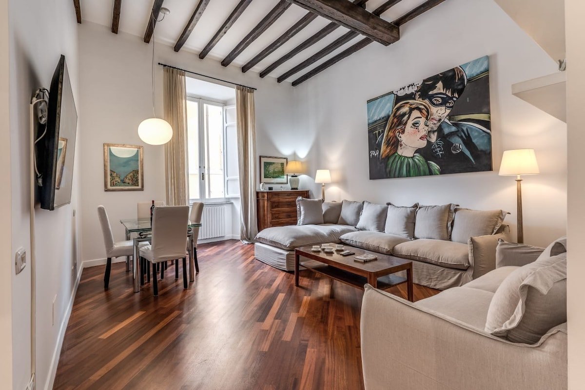 Collegio Romano Luxury Appartament by MEG gallery image 2