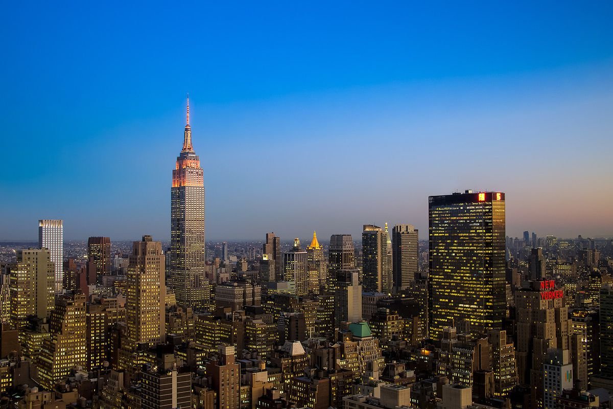 Luxury living XL spacious condo. Magnificent views gallery image 5