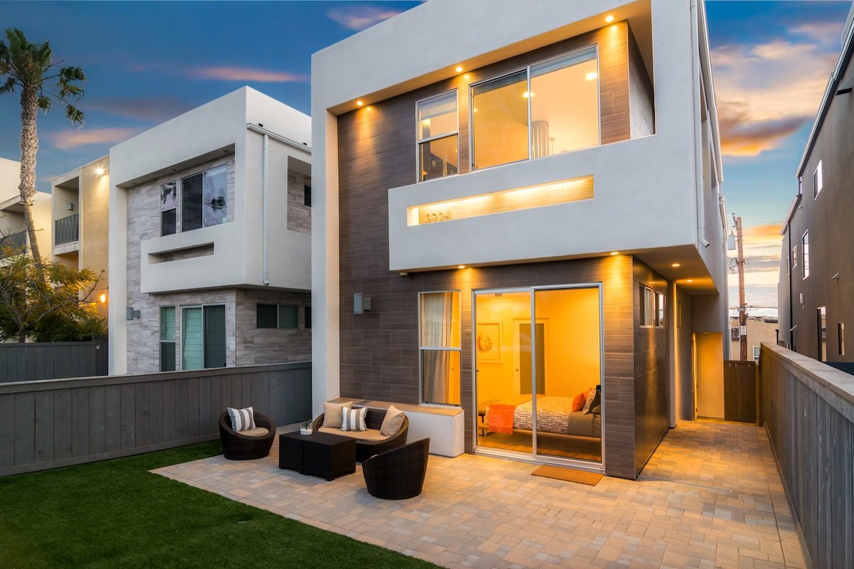 2300+ Sq Ft Brand New Home with Amazing Views! gallery image 5