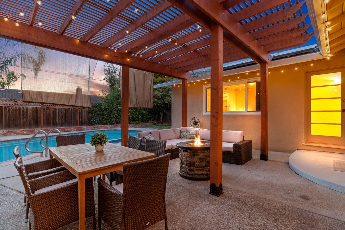 Beautiful 3BD Home w/ Heated Pool and Fire Pit gallery image 4