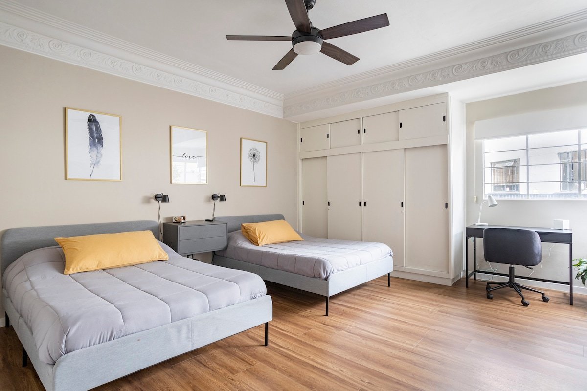 Art deco Condesa 5 BR house with a Rooftop gallery image 4