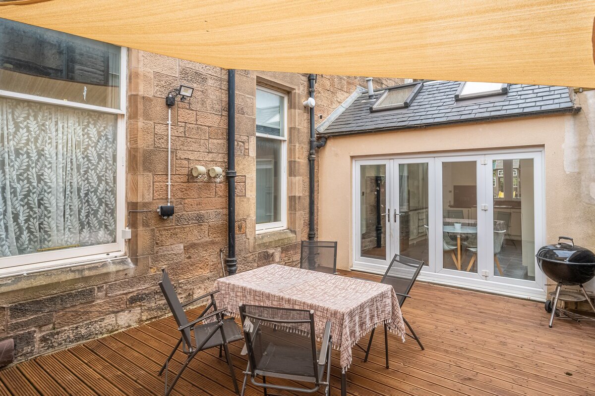 Delightful 4 bedroom family home in Newington gallery image 5