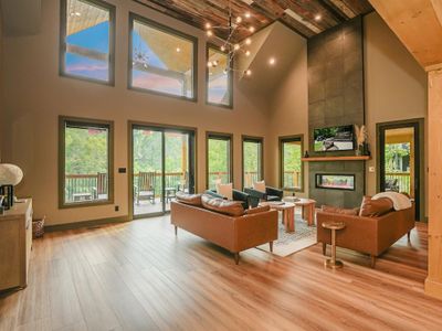 Modern Mountain Majesty