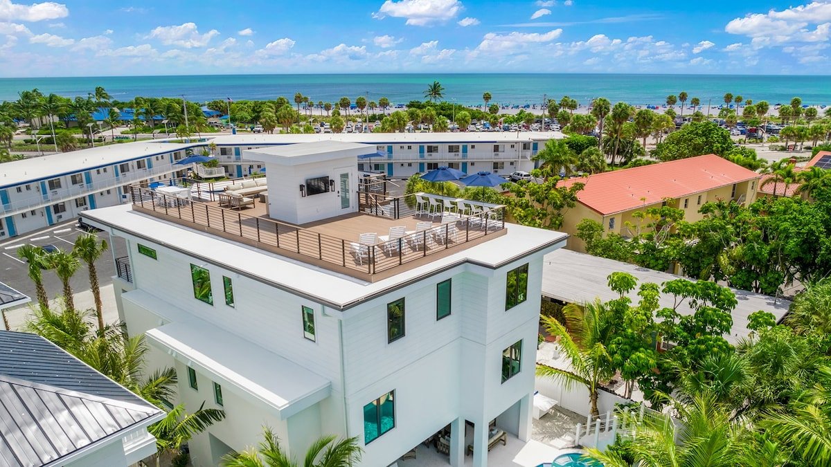 Walk to St. Armands & Beach/Gulf Views/Resort Pool