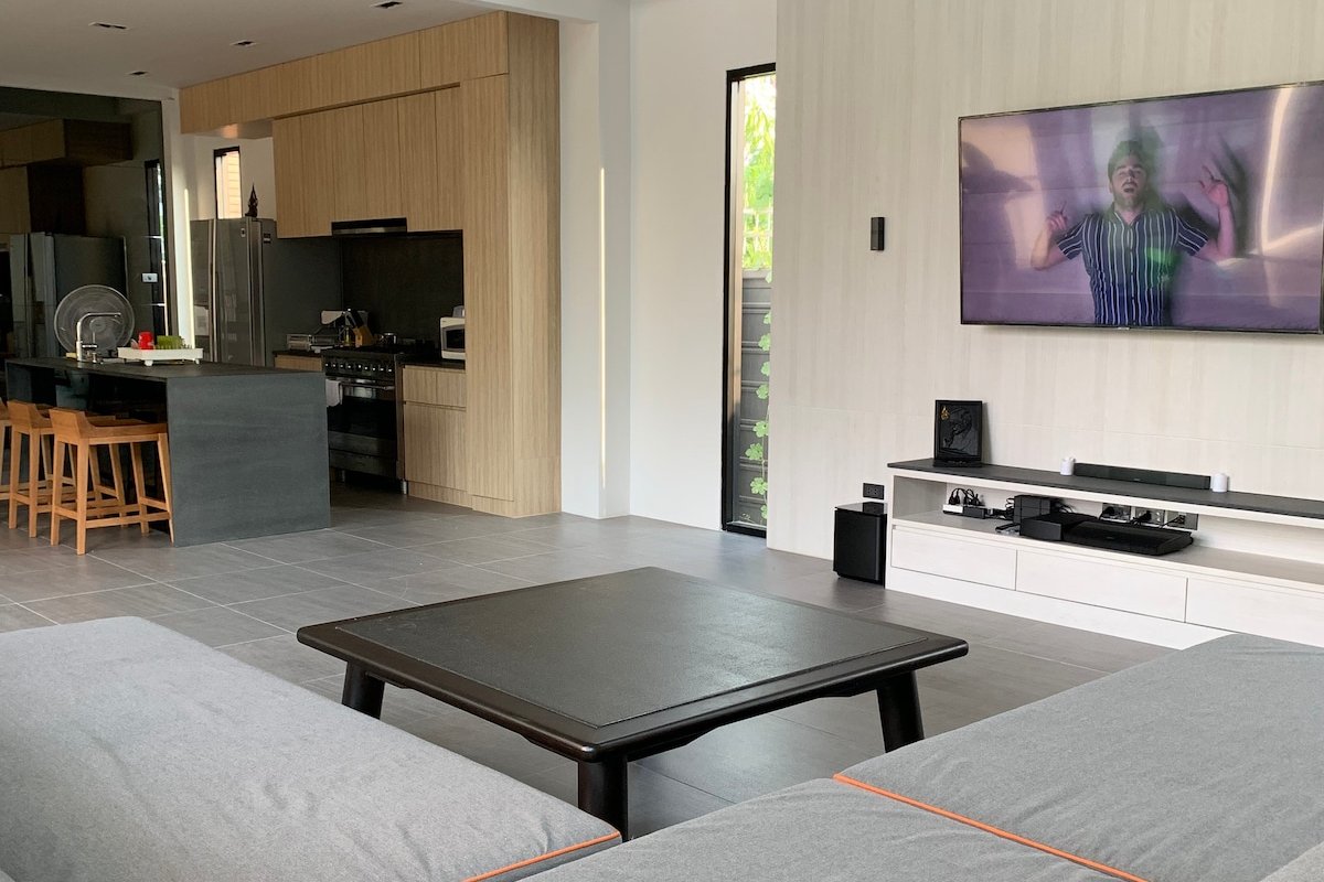 Modern 3-Bedroom Luxury Villa with Private Pool gallery image 4