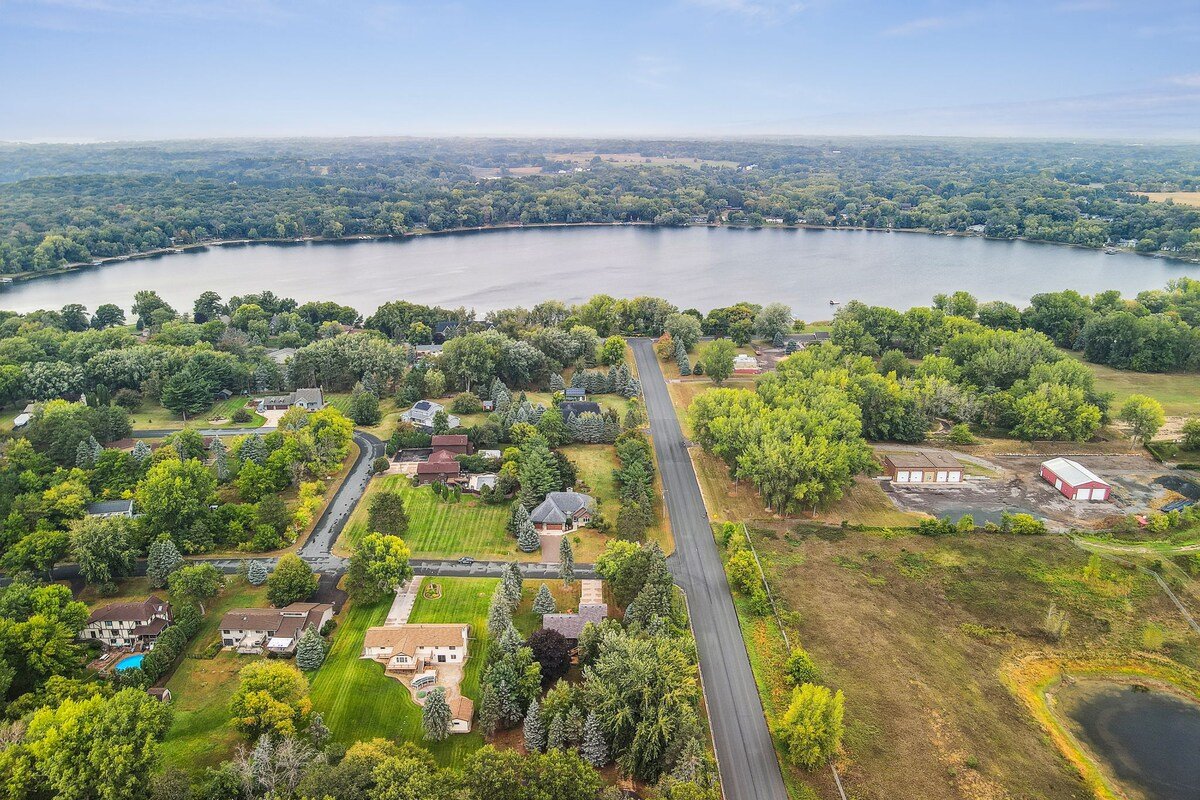 Lake Elmo Place, rural setting, near Woodbury gallery image 5