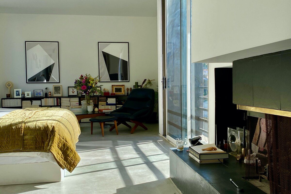 Los Feliz architectural house with pool and views gallery image 5