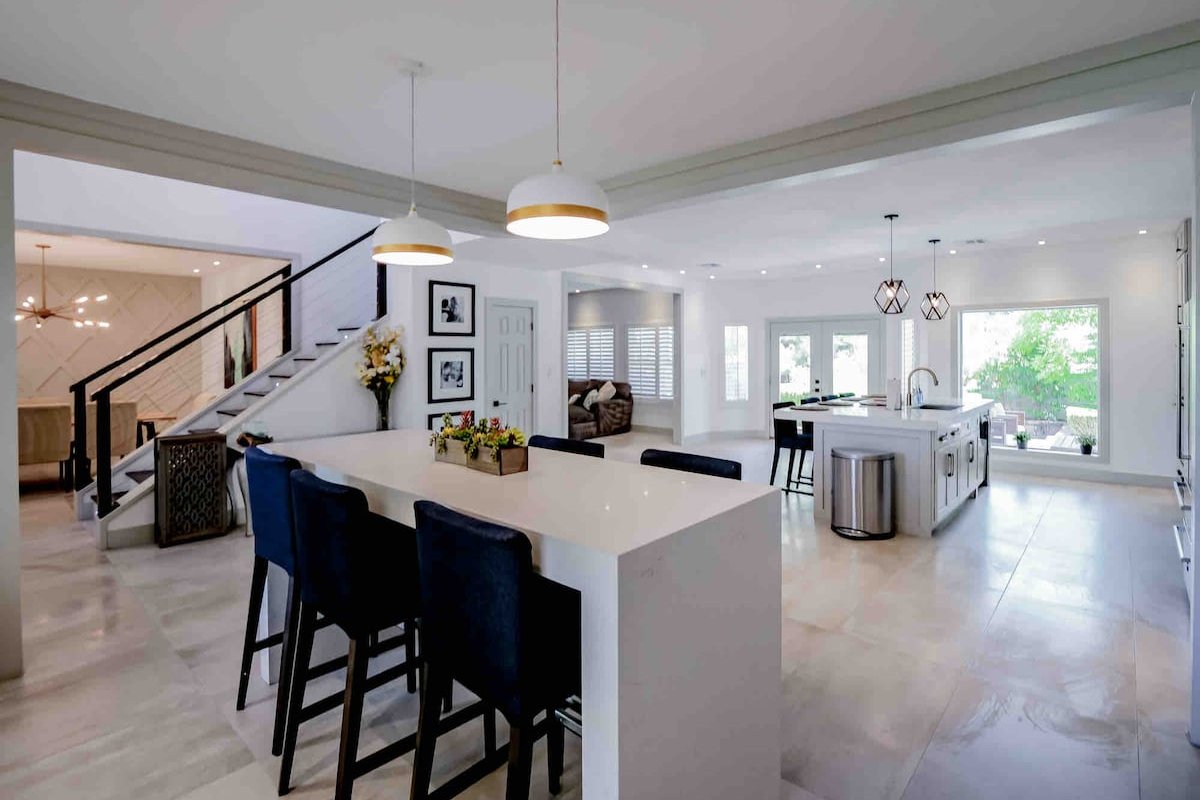 Modern Garden Estate 5br 5 mins from the Strip gallery image 2