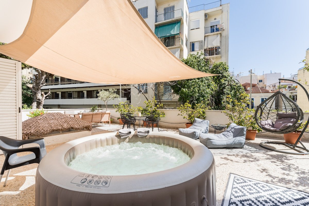 3BDR/2Bath Oasis w/jacuzzi and Huge PVT Balcony gallery image 2