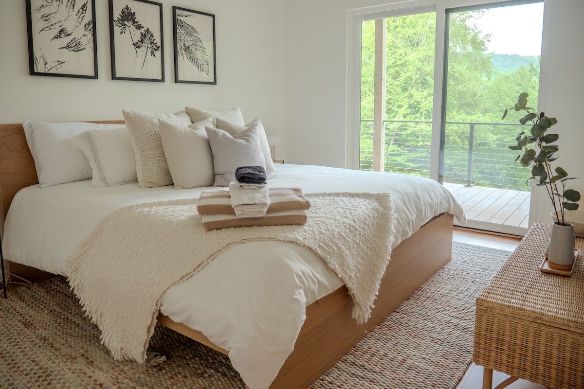 Whitetail Chalet Catskills gallery image 3