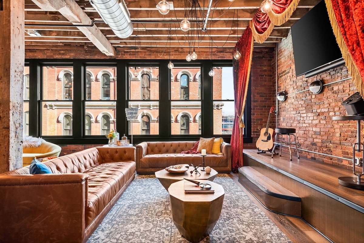 Historic loft near Ryman w/ river view gallery image 2