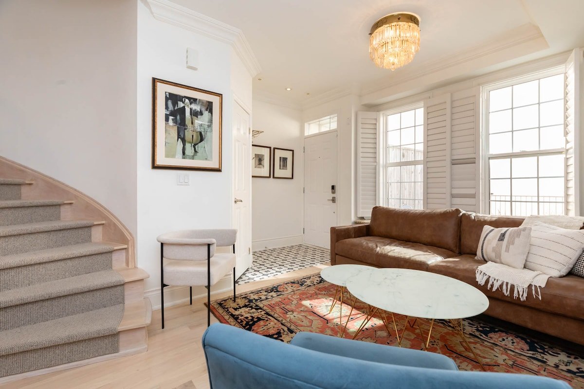 Georgian Townhouse by High Park – Fresh Renos! gallery image 2