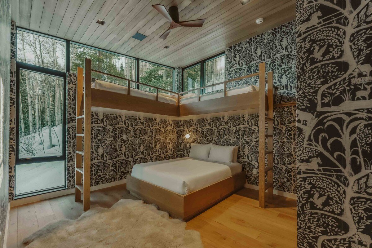 Hot Tub, Ski Parking, Modern | By InvitedHome gallery image 3