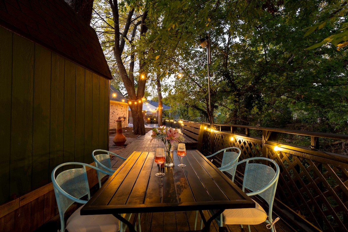 Lux 4BR 2.5BA /Pool/Hot Tub/Game Room/Bishop Arts gallery image 4