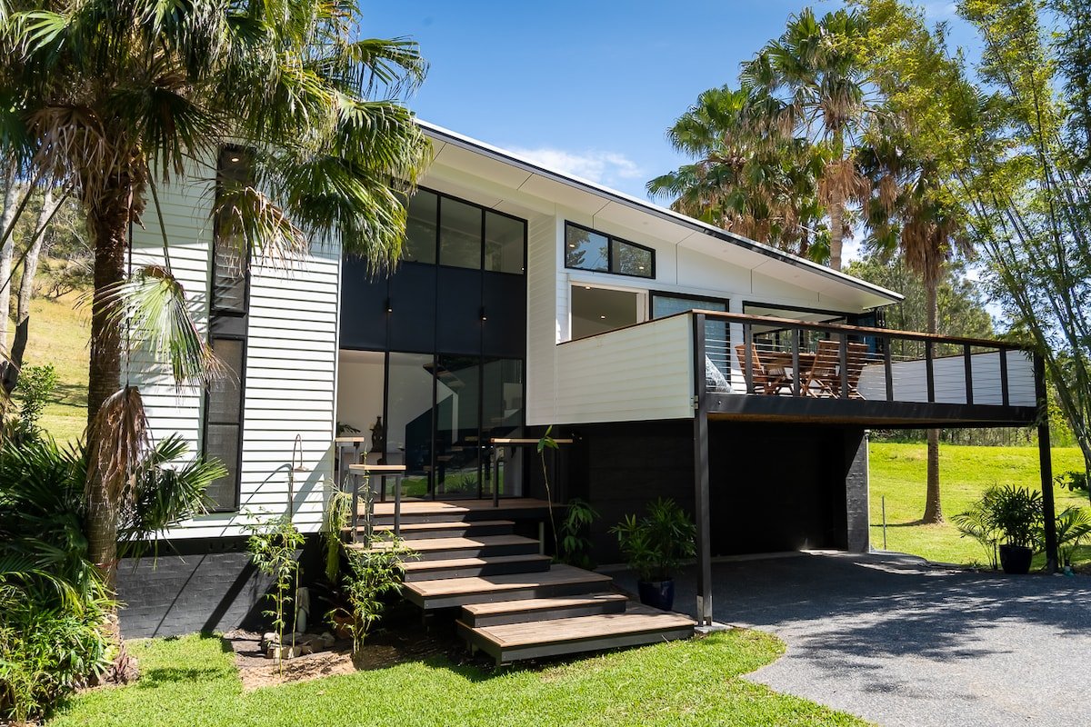 Bamboo Beach House (Linen included) gallery image 2