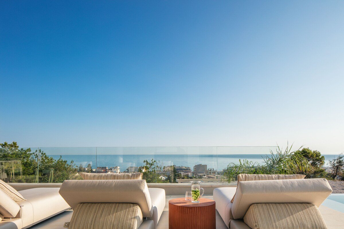 Superb sea views, 450m to sandy beach, heated pool gallery image 3