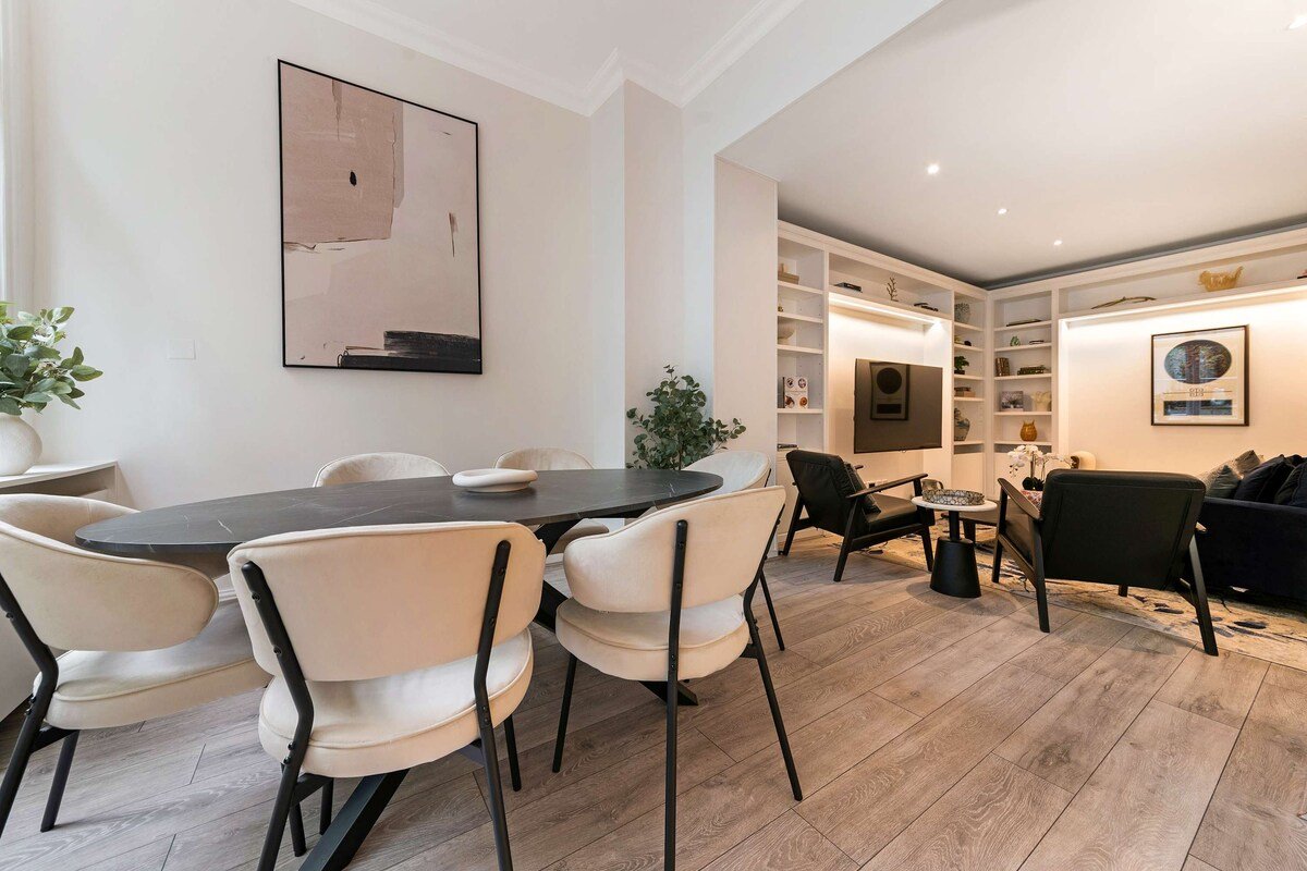 Spacious South Kensington Garden Flat gallery image 3