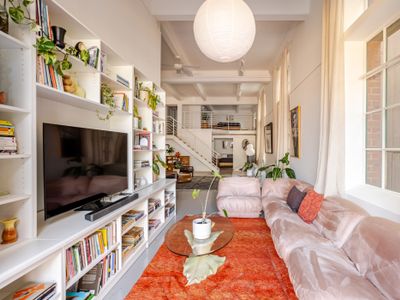 Airy, art-filled Loft in Windsor