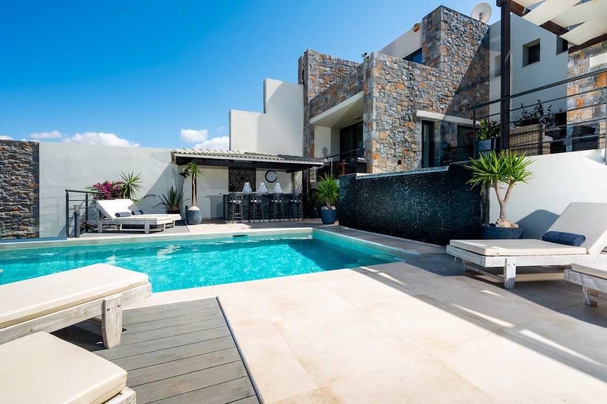 Villa Lofos – 4 Bedroom (optional heated pool) gallery image 3