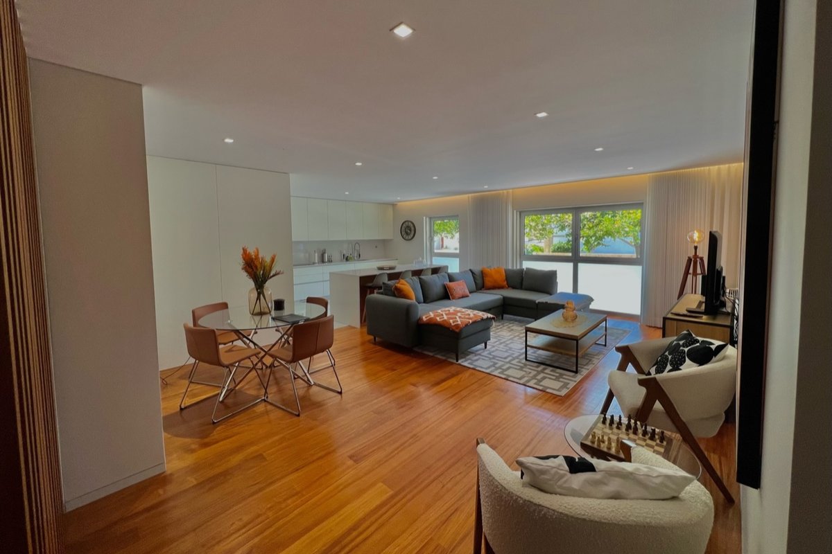 Stunning 4 bedroom apartment – fantastic location!