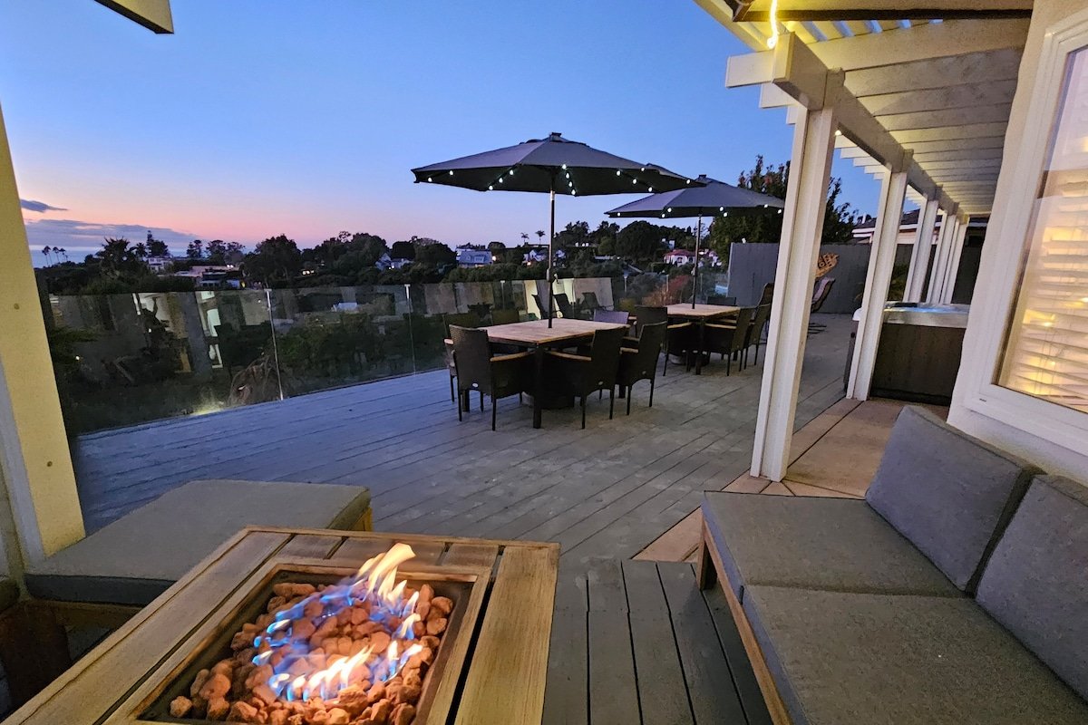 Luxury Sunset View • Deck Spa Firepit • Sleeps 18 gallery image 4