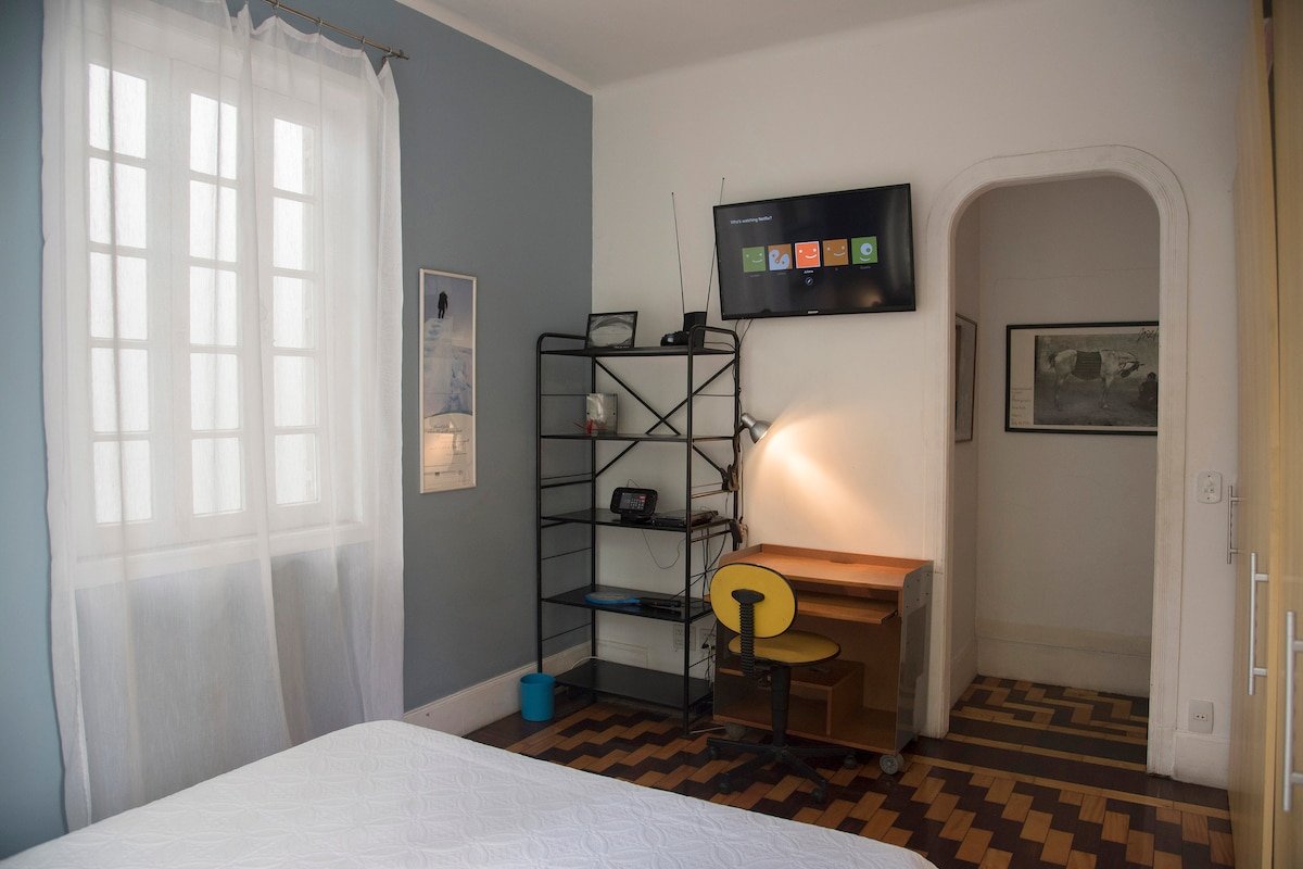 Beautiful 1920 Family House with Style in Gavea gallery image 5