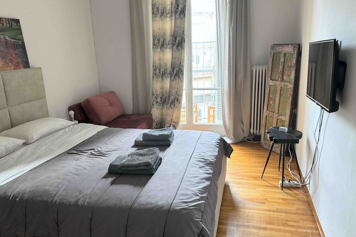 Exquisite 3BDR/2Bath apt in Acropolis &Netflix gallery image 4