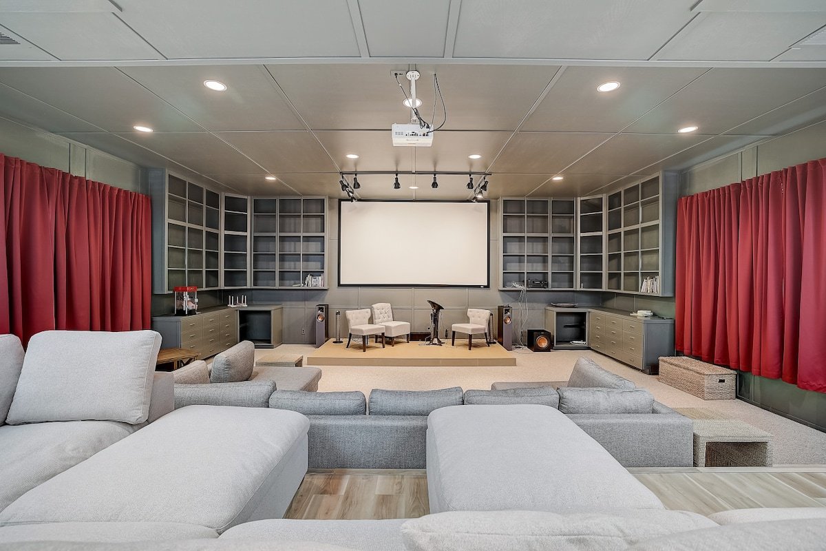 Scenic 5BR Ranch on 3 Acres w/Cinema – Near Austin gallery image 2