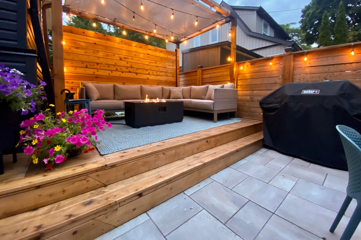 Cozy 2+1BD Leslieville home w parking & backyard