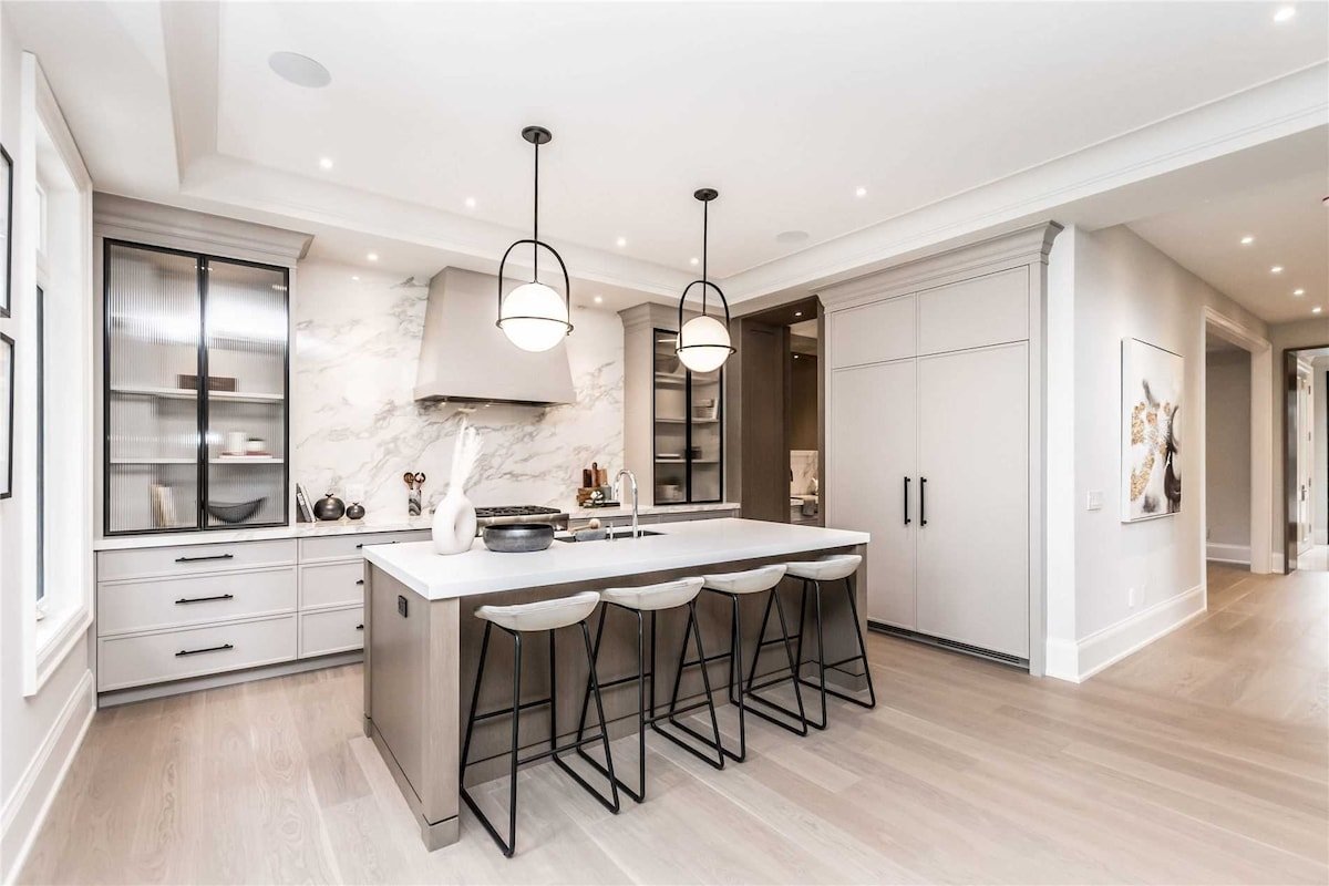 Custom Built Luxury 4 Bed 6 Bath gallery image 2