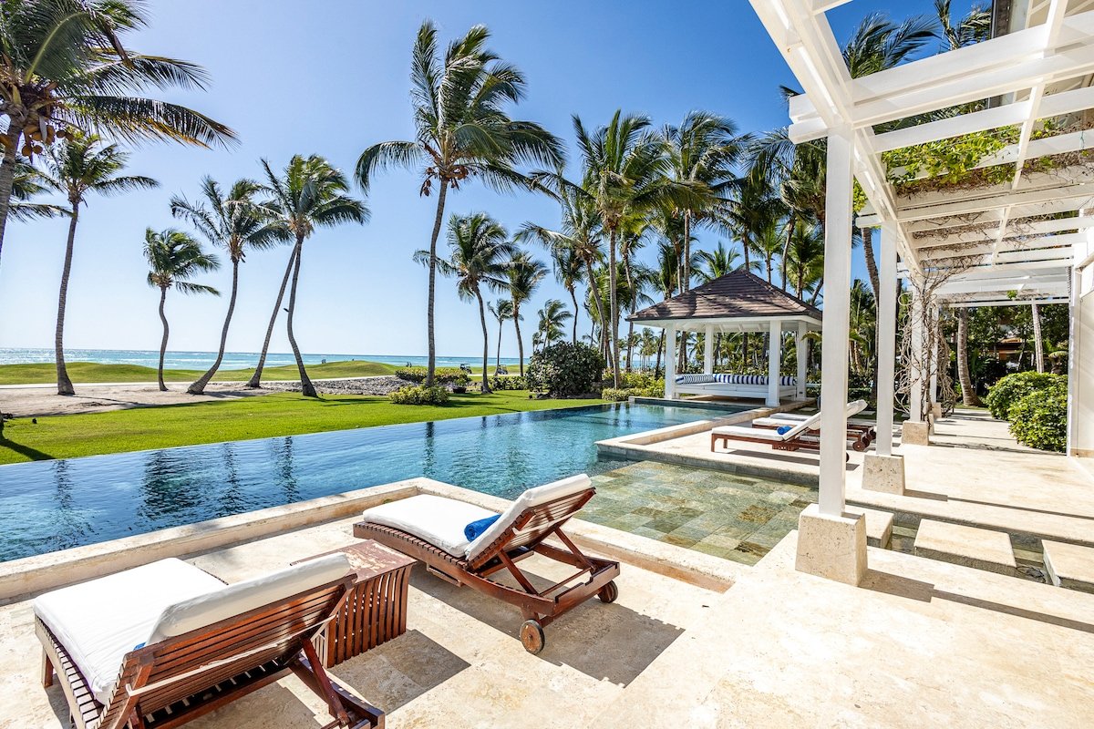 Oceanfront Estate w Pool + Guest House gallery image 3