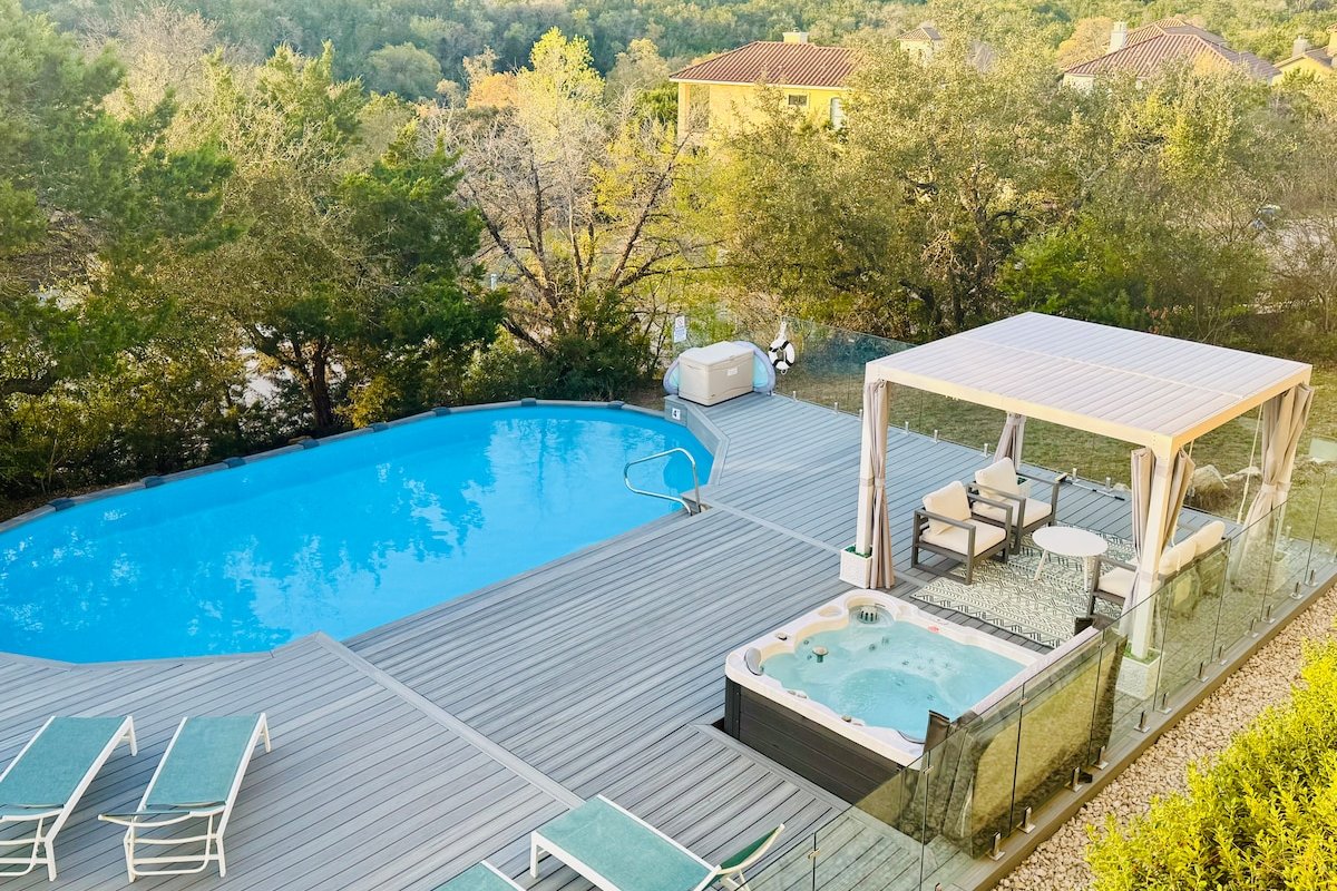 Gated villa w/ gorgeous views, pool & hot tub! gallery image 4