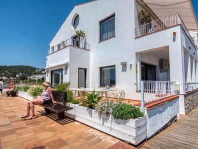 Casa dins el mar, Calella