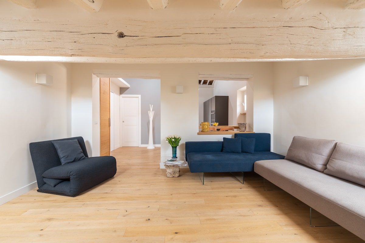 Spanish Steps Luxury Apartment gallery image 2