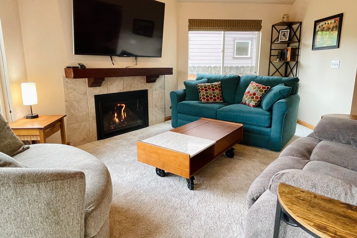 Quiet Spacious Woodstock Retreat gallery image 3