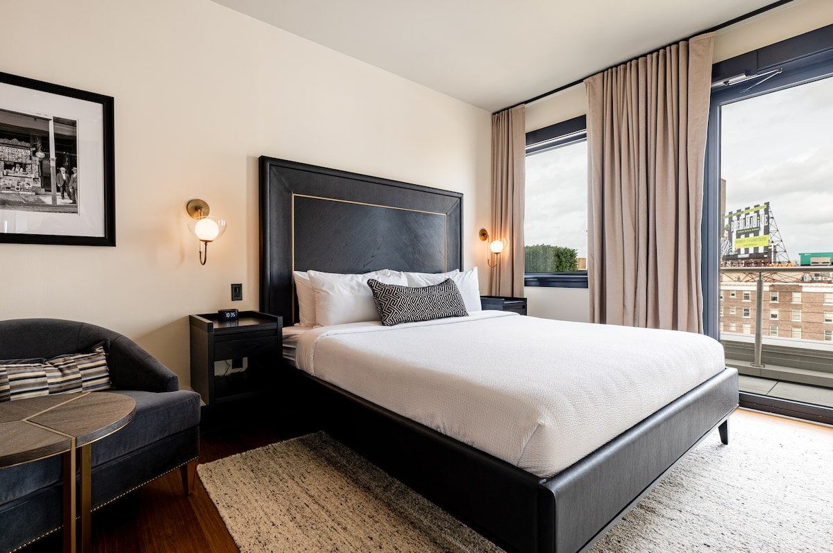 4BR Incredible Penthouse + Patio | Mayfair Hotel gallery image 5