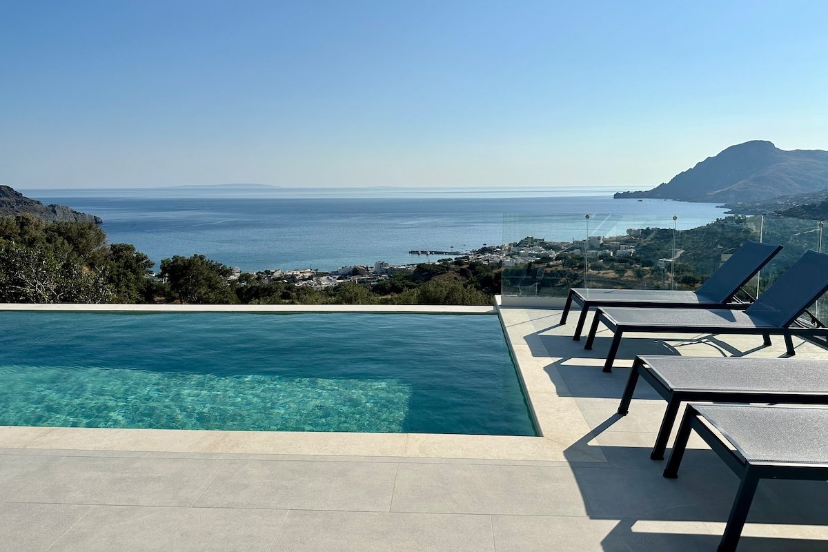 Skyline Iconic Villa gallery image 3