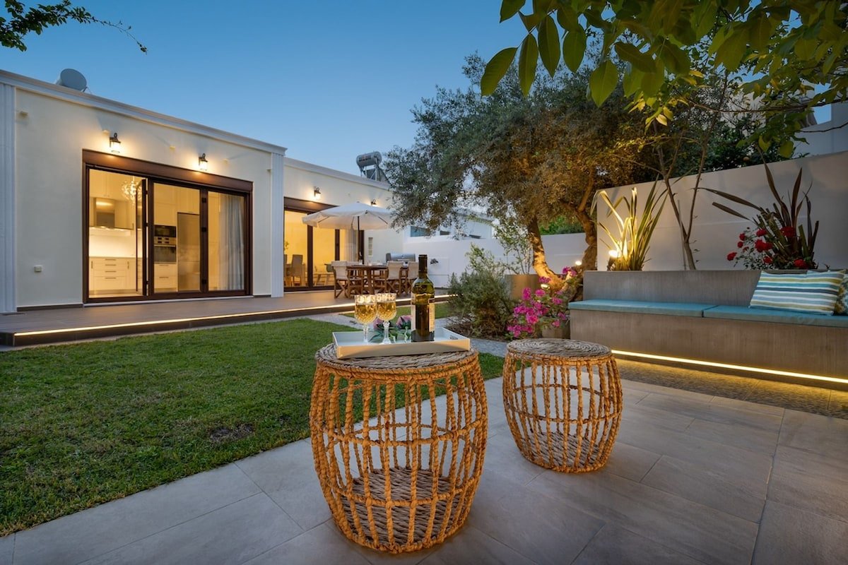 Chania Boutique Villa – steps from the beach gallery image 3