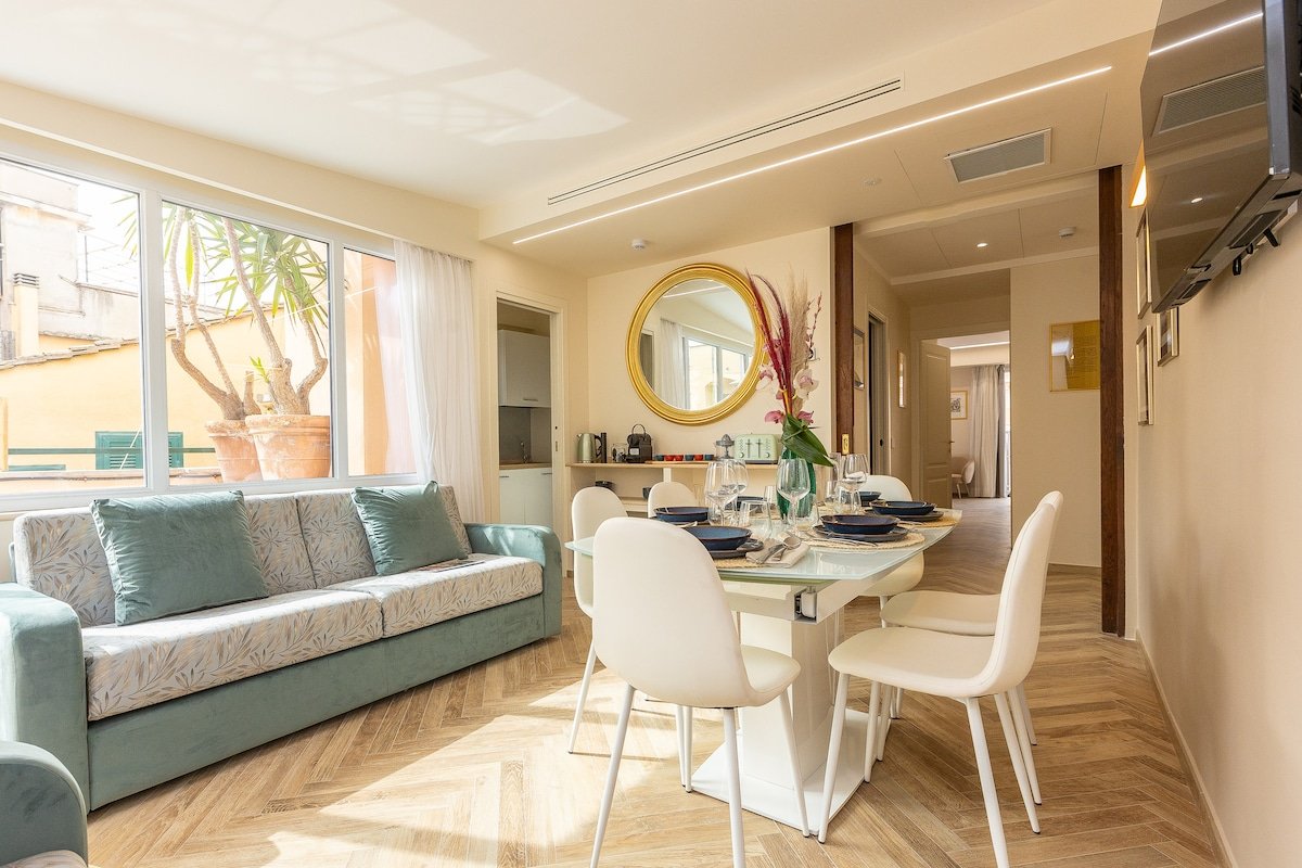 Trevi Fountain Luxury Penthouse with Terrace gallery image 4