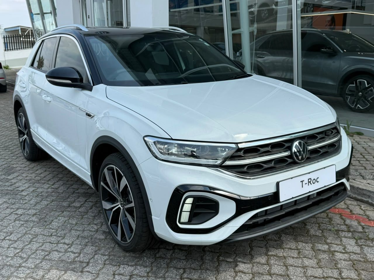 VOLKSWAGEN T-ROC 2.0 TSI 4M R-LINE DSG for Sale in South Africa