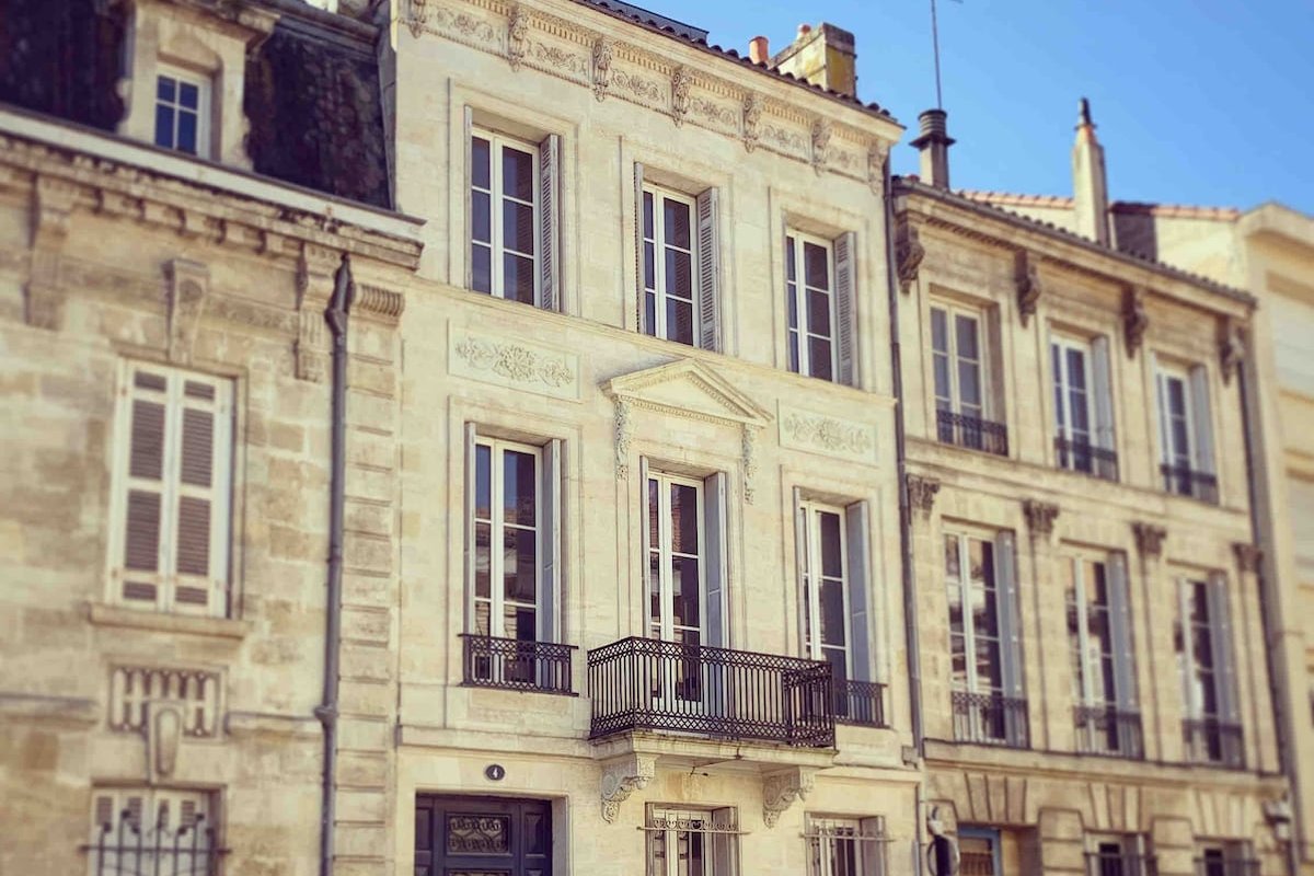 Bel immeuble 250m2 + cour en hyper-centre Bordeaux gallery image 2