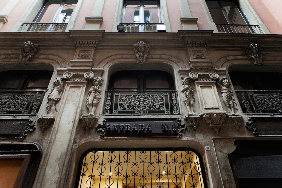 Very spacious apartment in the center gallery image 5