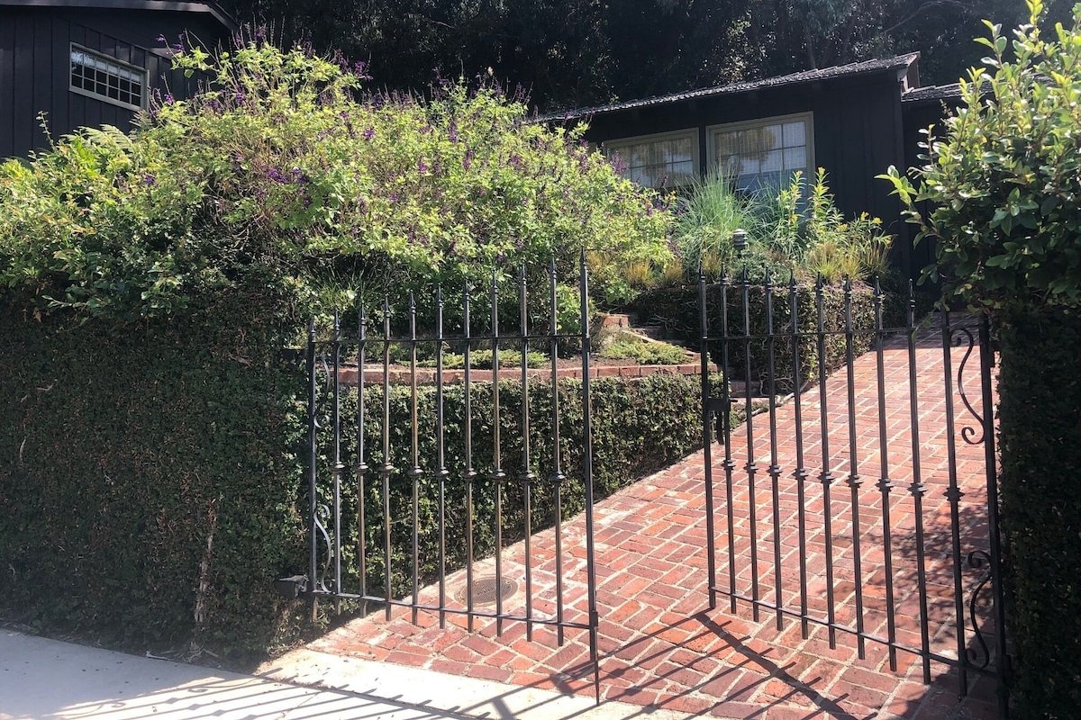 Private Santa Monica Canyon Retreat on Double Lot gallery image 3