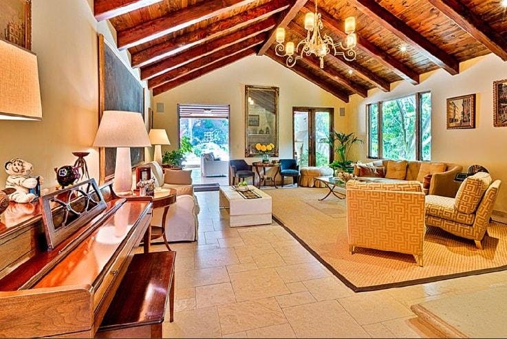 Luxury Villa in gated community in Beverly Hills gallery image 4