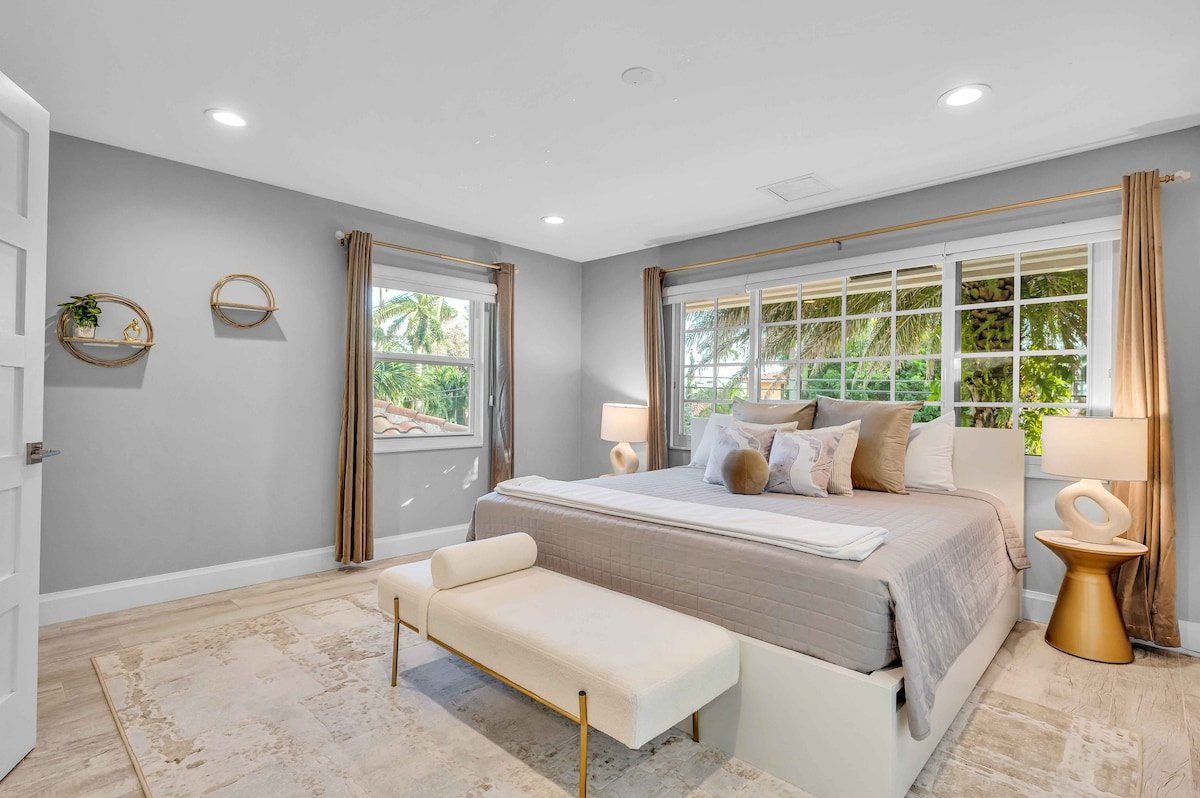 Waterfront | Walk to Beach | Palm Key gallery image 4